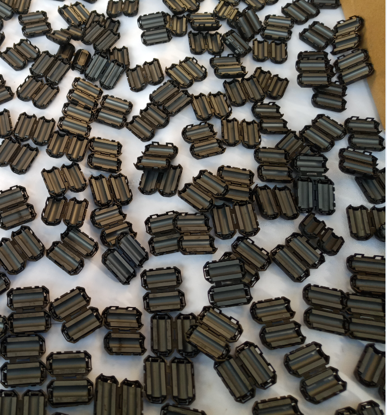 F9SCRC70B磁環(huán)扣式兩邊對(duì)夾磁環(huán) F9SCRC70B磁環(huán)扣式兩邊對(duì)夾磁環(huán)